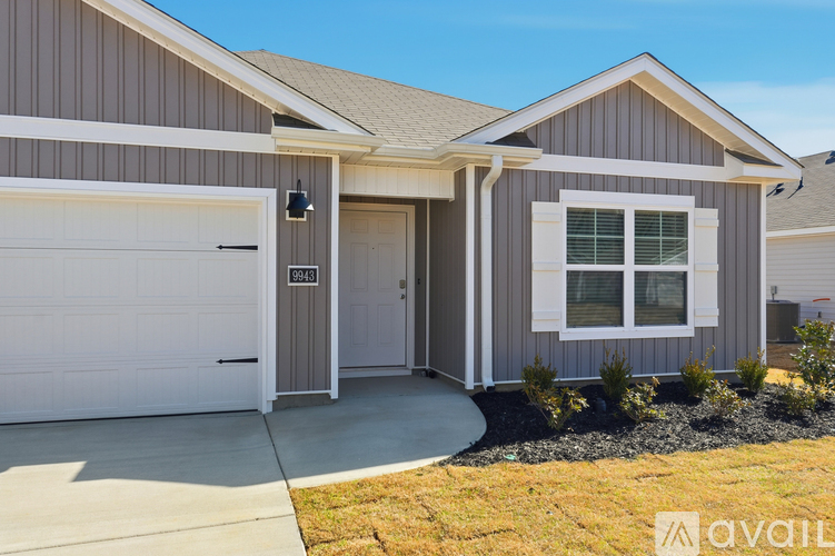9004 Two Mules Circle Southeast 4 Beds Single Family Home for Rent - Photo gallery 3