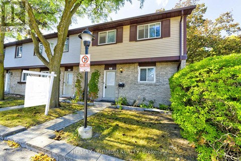 17 - 45 HANSEN ROAD N 4 Beds Apartment for Rent