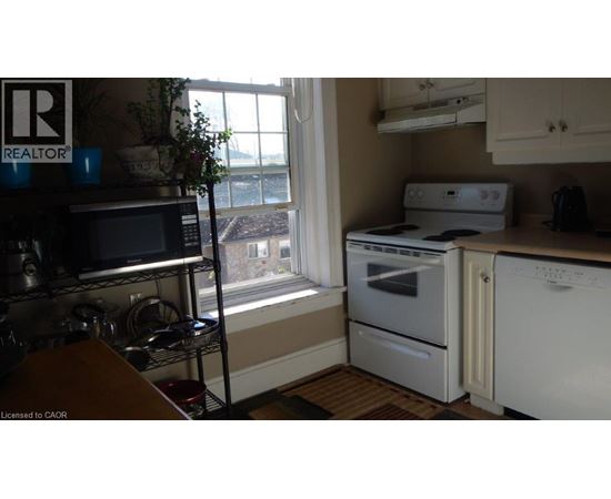 39 CEDAR Street Unit# 3 2 Beds Apartment, Home for Rent - Photo gallery 1