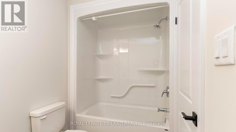 215 - 865 KLEINBURG DRIVE 1 Apartment for Rent