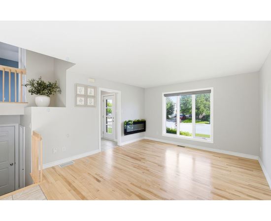 379 Rue Nobert 3 Beds House for Rent - Photo gallery 4