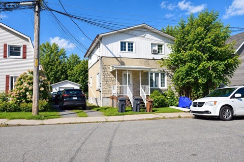 147 Rue Montpetit, #A 1 Apartment for Rent