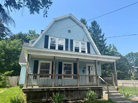 217 Colorado Ave. 4 Beds Apartment for Rent