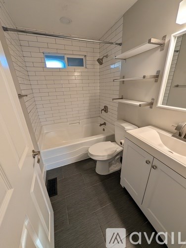 305 SE Atwood Ave 2 Beds Apartment for Rent