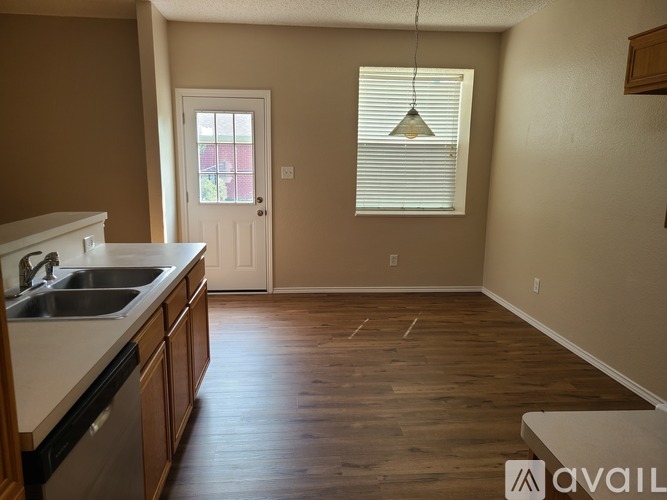 406 Red Bud Lane 3 Beds Single Family Home for Rent - Photo gallery 3