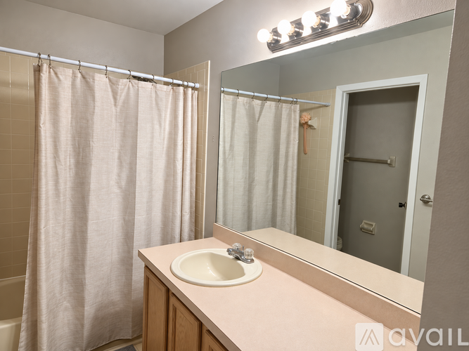 637 Kensington Lake Circle 2 Beds Single Family Home for Rent - Photo gallery 2