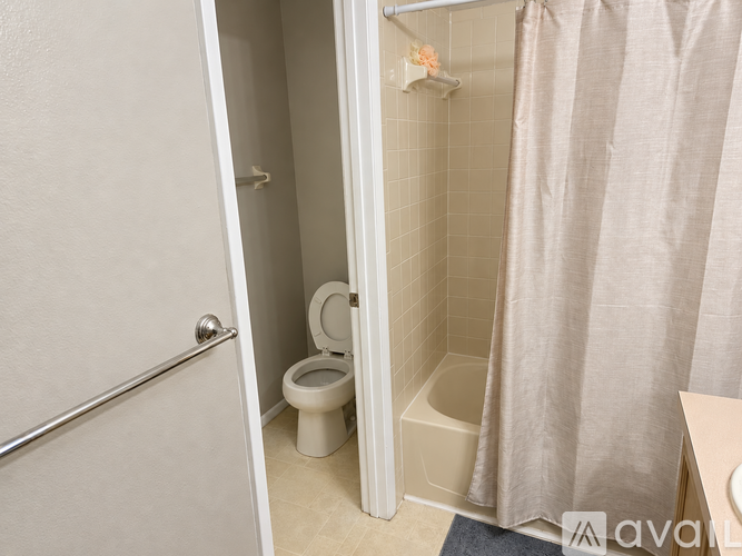 637 Kensington Lake Circle 2 Beds Single Family Home for Rent - Photo gallery 4
