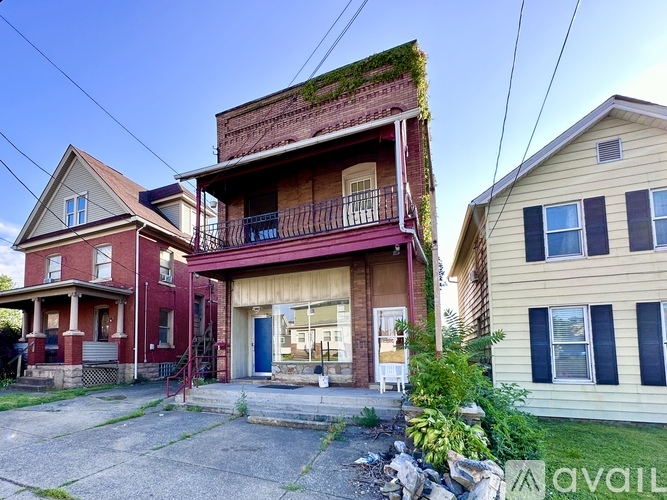 1326 E Washington St 4 Beds Single Family Home for Rent - Photo gallery 1