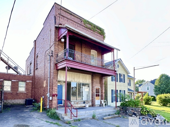 1326 E Washington St 4 Beds Single Family Home for Rent - Photo gallery 2