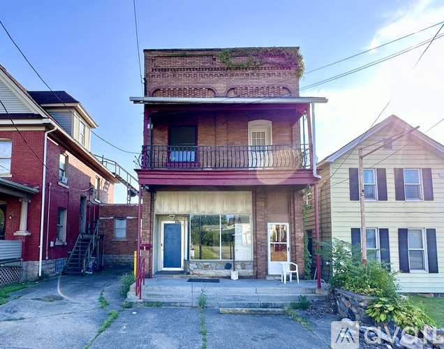 1326 E Washington St 4 Beds Single Family Home for Rent - Photo gallery 3