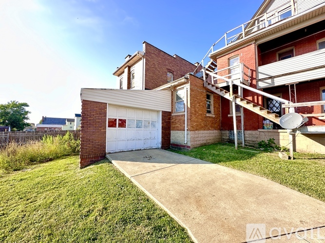 1326 E Washington St 4 Beds Single Family Home for Rent - Photo gallery 4