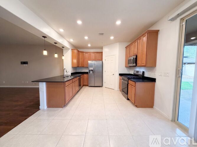 2552 N 212th Dr 4 Beds Single Family Home for Rent - Photo gallery 5