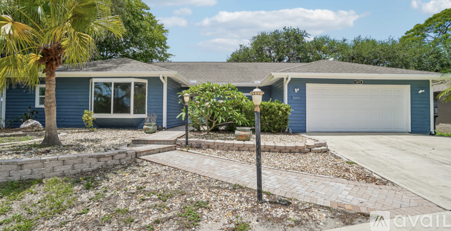5608 Executive Dr 4 Beds Single Family Home for Rent - Photo gallery 1