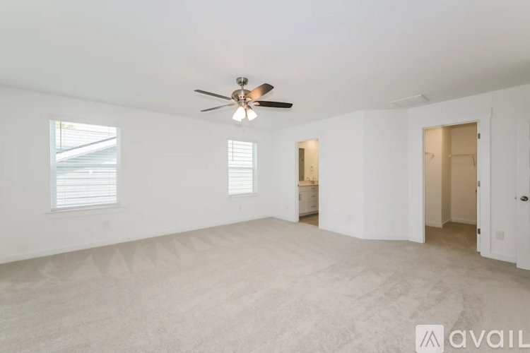 207 Crown Gardens CT 5 Beds Single Family Home for Rent - Photo gallery 2