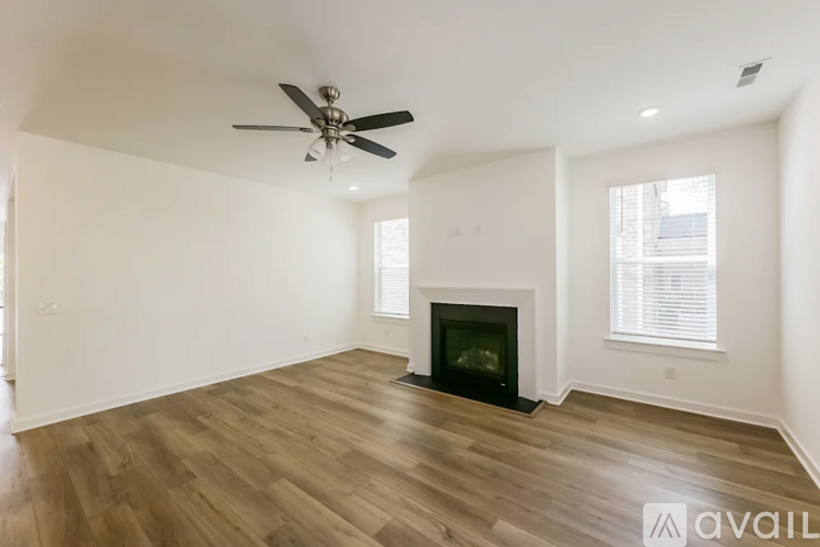 207 Crown Gardens CT 5 Beds Single Family Home for Rent - Photo gallery 4