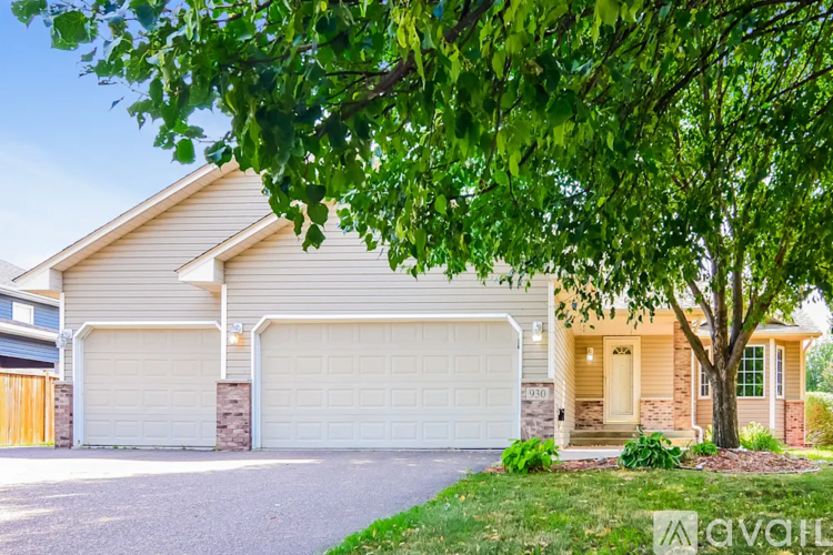 931 118th Ln NE 5 Beds Single Family Home for Rent - Photo gallery 1