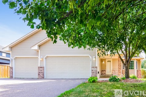 931 118Th Ln NE 5 Beds Apartment for Rent
