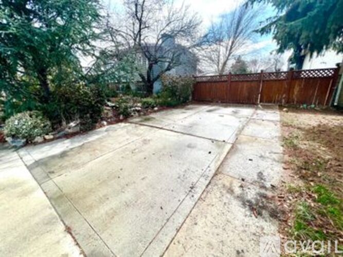 966 N Main St. 2 Beds Apartment for Rent - Photo gallery 3