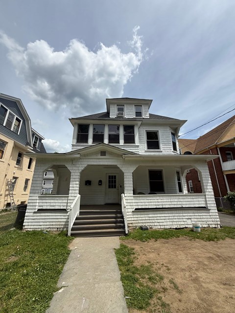 342 Vine Street 3 Beds Apartment for Rent