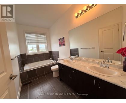 76 BLACKWELL CRESCENT 3 Beds Home, Townhouse for Rent - Photo gallery 1