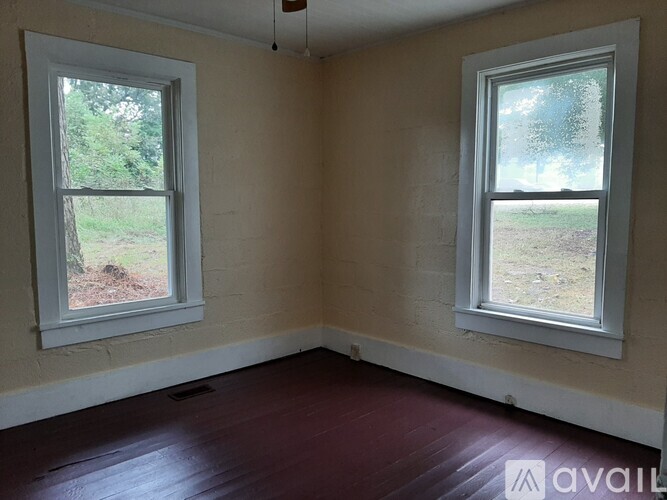 301 East 2nd Street 3 Beds Single Family Home for Rent - Photo gallery 3