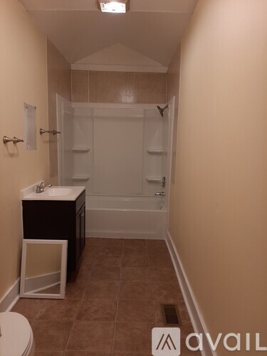 301 East 2nd Street 3 Beds Single Family Home for Rent - Photo gallery 5