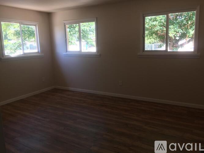 460 Bothwell Street 2 Beds Single Family Home for Rent - Photo gallery 5