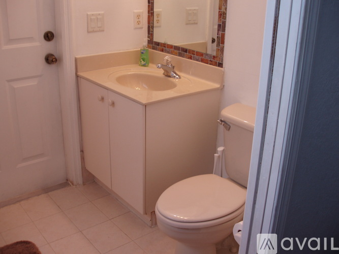 9064 Northwest 180th Terrace 1 Single Family Home for Rent - Photo gallery 5