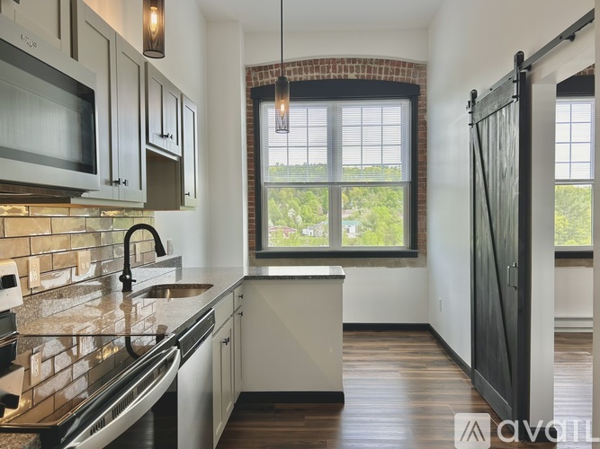 24 Beacon St 1 Apartment for Rent - Photo gallery 1