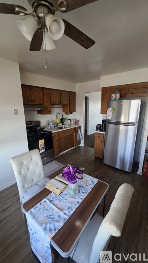 7318 W 80Th St 2 Beds Apartment for Rent