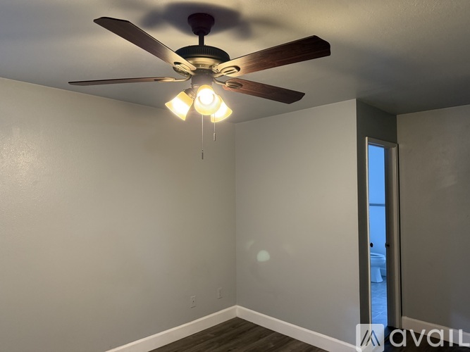 5568 W Calimyrna Ave 3 Beds Single Family Home for Rent - Photo gallery 4