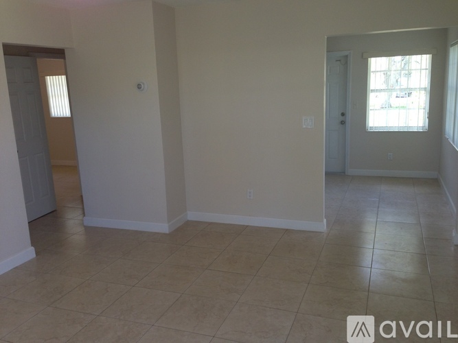 249 Southwest 11th Street 3 Beds Apartment for Rent - Photo gallery 5