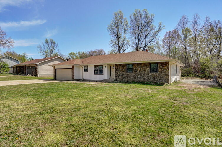 2558 West Village Lane 4 Beds Single Family Home for Rent - Photo gallery 2