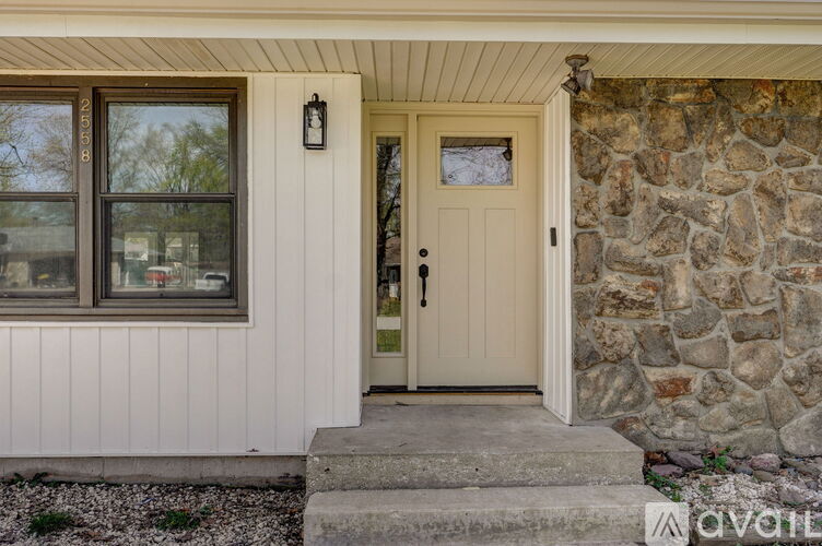2558 West Village Lane 4 Beds Single Family Home for Rent - Photo gallery 3