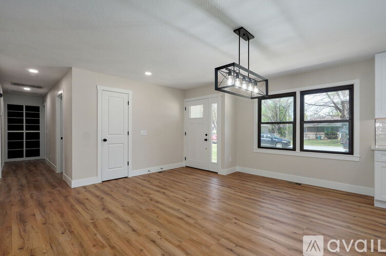 2558 West Village Lane 4 Beds Single Family Home for Rent - Photo gallery 4