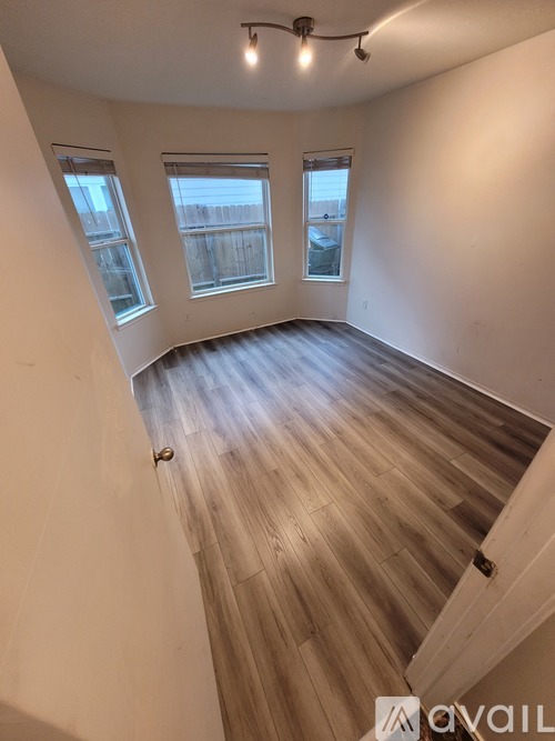 4123 Buras Pass Lane 4 Beds Single Family Home for Rent - Photo gallery 5