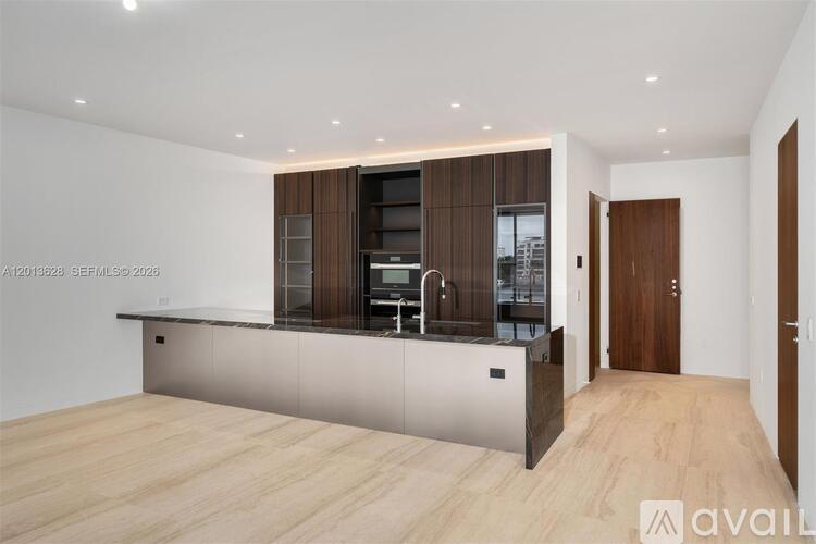 5 Grove Isle Dr 3 Beds Apartment for Rent - Photo gallery 3