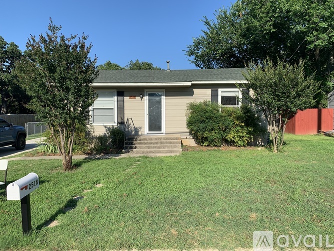 2518 N Carroll Blvd 2 Beds Single Family Home for Rent - Photo gallery 1