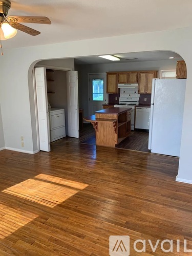 2518 N Carroll Blvd 2 Beds Single Family Home for Rent - Photo gallery 2
