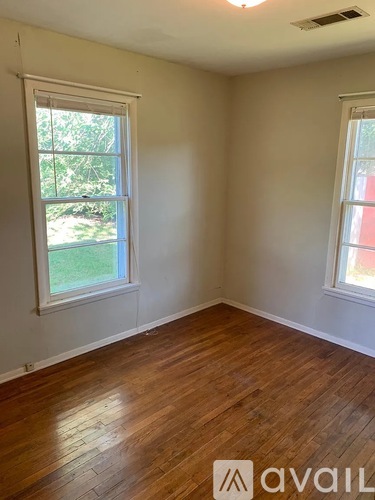 2518 N Carroll Blvd 2 Beds Single Family Home for Rent - Photo gallery 3