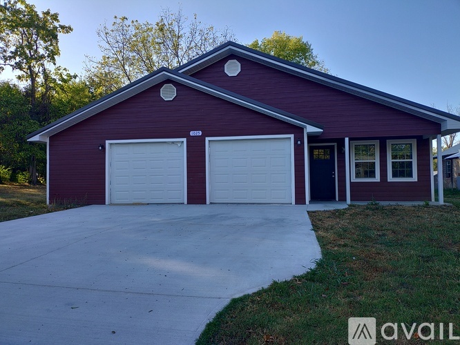 1025 Wood St 2 Beds Single Family Home for Rent - Photo gallery 1