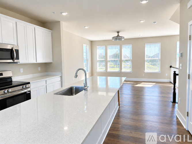 1418 Lake Geneva Drive 3 Beds Townhouse for Rent - Photo gallery 4