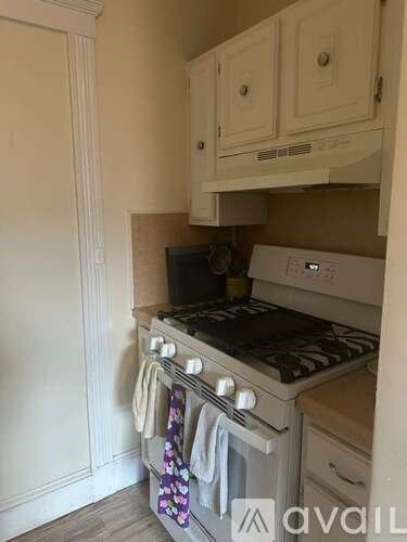 12 Alton Pl 3 Beds Apartment for Rent