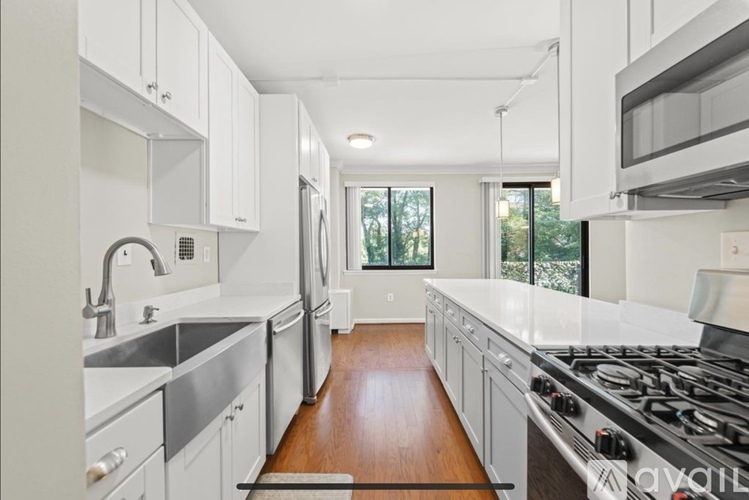 4401 Lee Highway 2 Beds Condo for Rent - Photo gallery 3