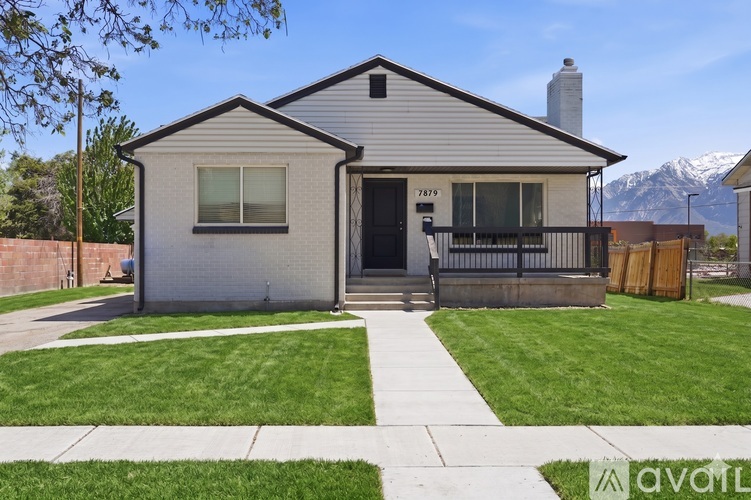7879 Oak St 2 Beds Apartment for Rent - Photo gallery 1
