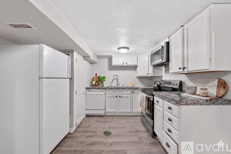 7879 Oak St 2 Beds Apartment for Rent - Photo gallery 3