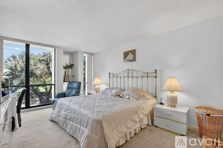 1736 Bridgewood Drive 2 Beds Condo for Rent - Photo gallery 3