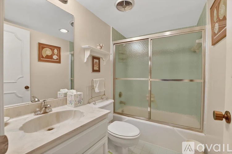 1736 Bridgewood Drive 2 Beds Condo for Rent - Photo gallery 4