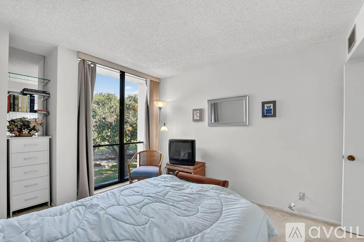 1736 Bridgewood Drive 2 Beds Condo for Rent - Photo gallery 5