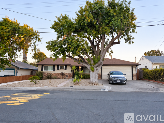 1304 Louis Drive 3 Beds Single Family Home for Rent - Photo gallery 1